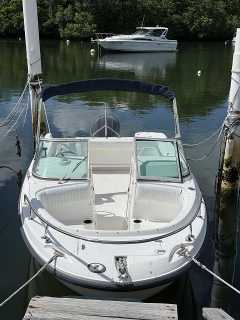 Boston Whaler 21ft