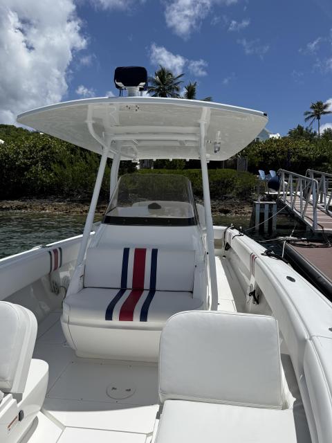 Intrepid 323 Impeccable condition
