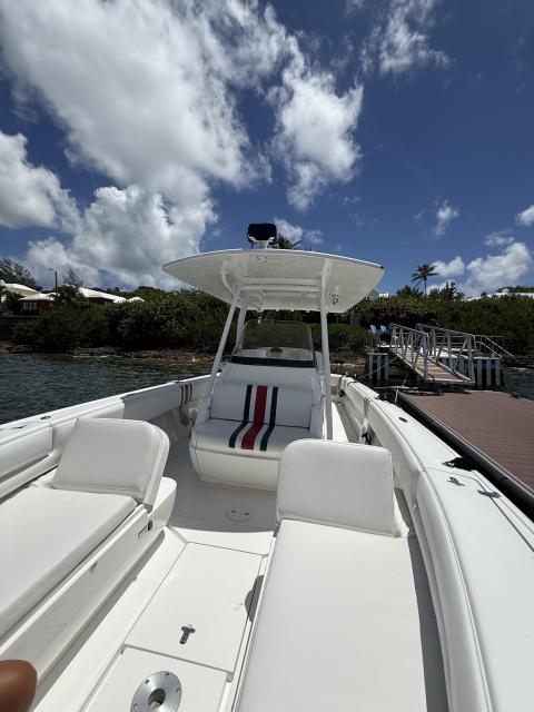 Intrepid 323 Impeccable condition