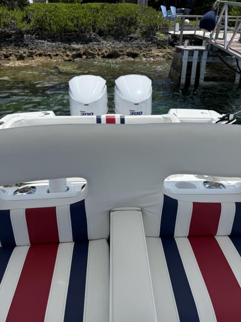 Intrepid 323 Impeccable condition