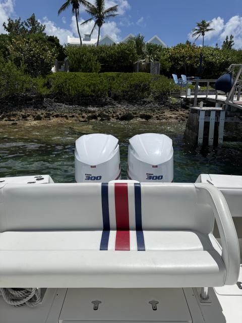 Intrepid 323 Impeccable condition
