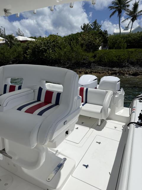 Intrepid 323 Impeccable condition