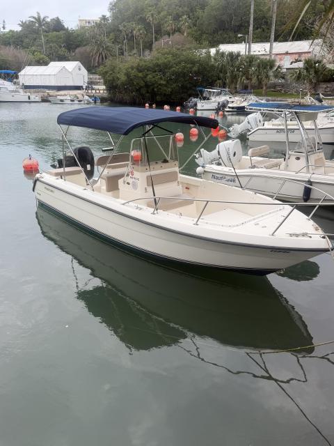 Pursuit 2270/ Suzuki 4stroke 225 low hours