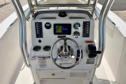 2017 Robalo CC  421 hrs