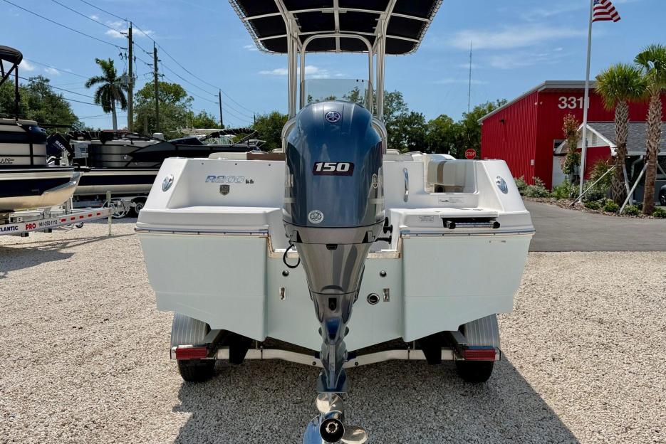 2017 Robalo CC  421 hrs