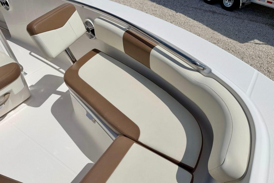2017 Robalo CC  421 hrs