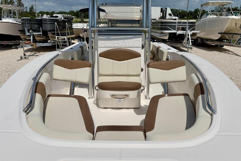 2017 Robalo CC  421 hrs