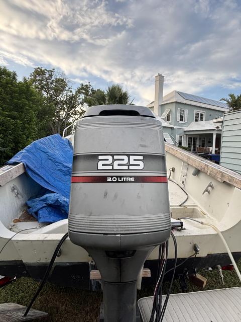 96’ Mariner 225hp 2-stroke