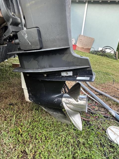 96’ Mariner 225hp 2-stroke