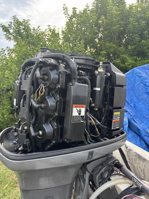 96’ Mariner 225hp 2-stroke