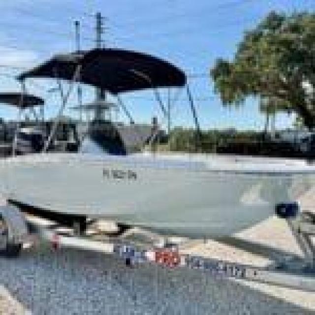 2019 Boston Whaler Supersport 16ft 94hrs
