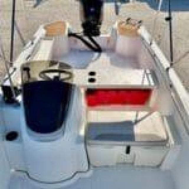 2019 Boston Whaler Supersport 16ft 94hrs