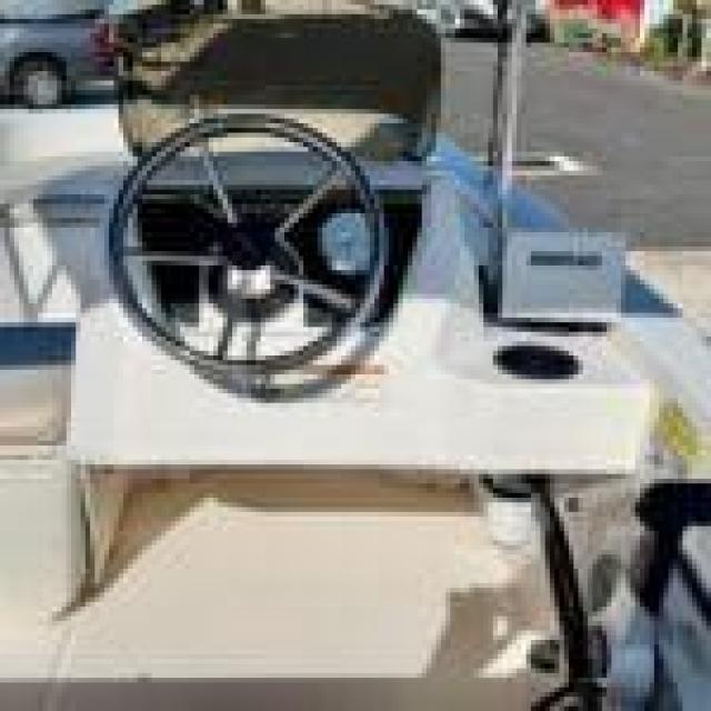 2019 Boston Whaler Supersport 16ft 94hrs