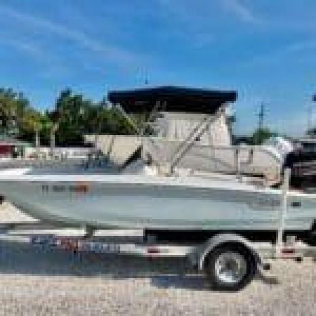 2019 Boston Whaler Supersport 16ft 94hrs
