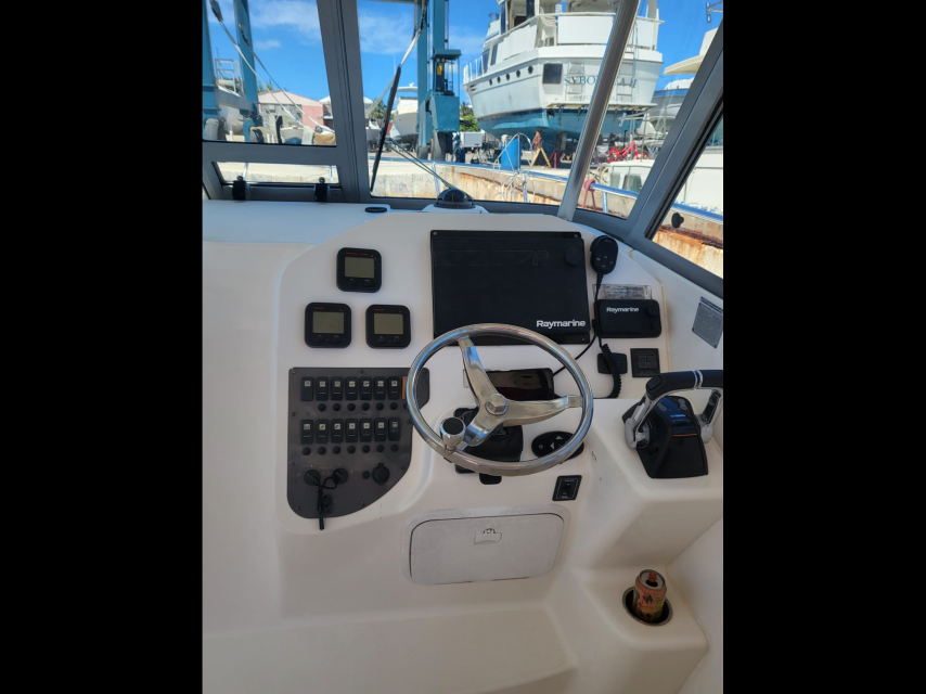 29 foot Seaswirl  power boat