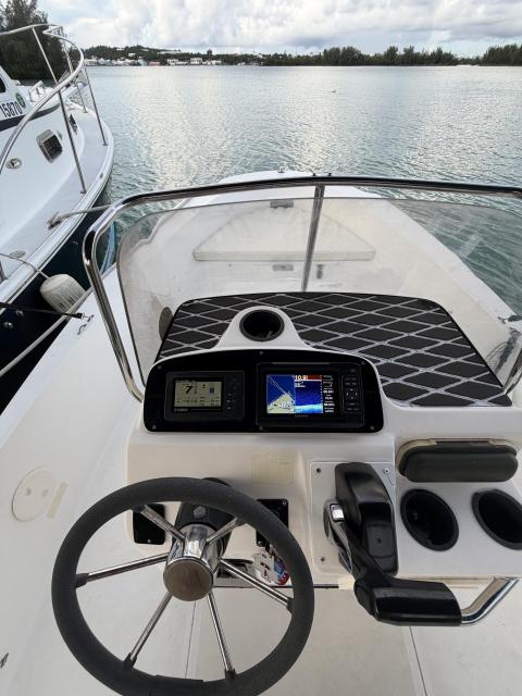 18'ft Boston Whaler Dauntless
